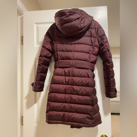 SOLD-Burberry Brit |Winterleigh Puffer Coat
Burgundy | XS | w/ belt + hood - Picture 4 of 9